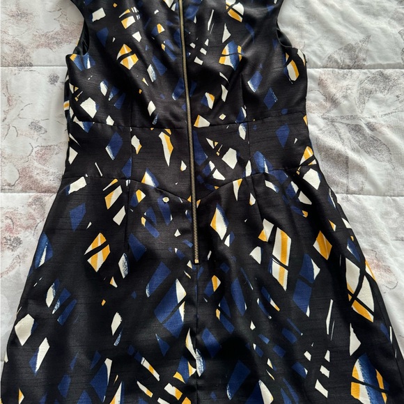 Tahari Arthur S. Levine geometric black structured exposed zipper dress, size 6 - Picture 10 of 16